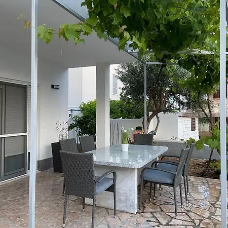 Tea - Parking And Grill, 100 M From Sea רוגוזניצה