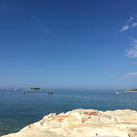 Tea - Parking And Grill, 100 M From Sea